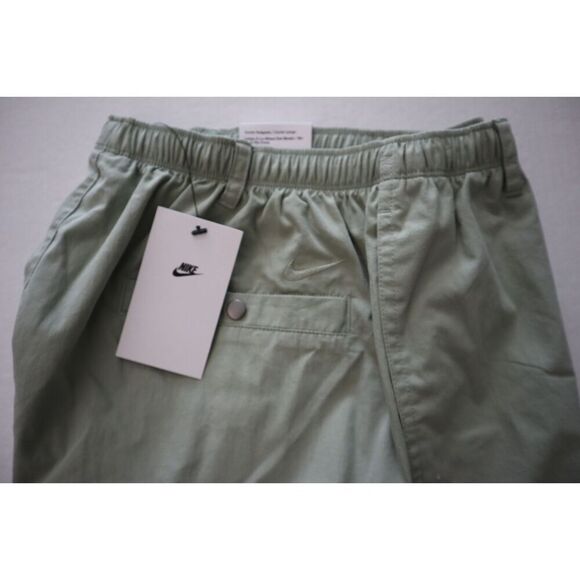 Nike FN3216-370 Men Sz S Light Green Loose Fit Mid-Thigh Length Camp Shorts - Picture 4 of 7